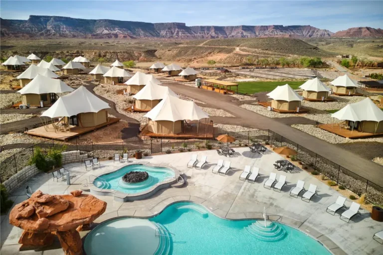 Glamping Hotels Loyalty Plans: A Strategic Guide for Travelers
